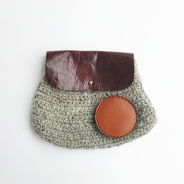 イタリアンレザーのブローチ　まる