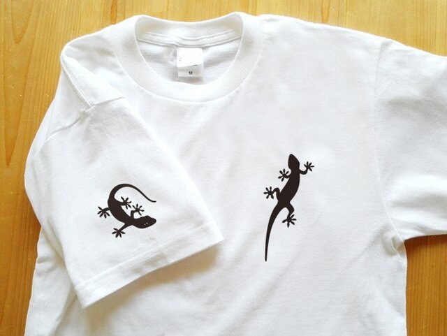 ヤモリ ワンポイントTシャツ ※カラー選べますの画像1枚目