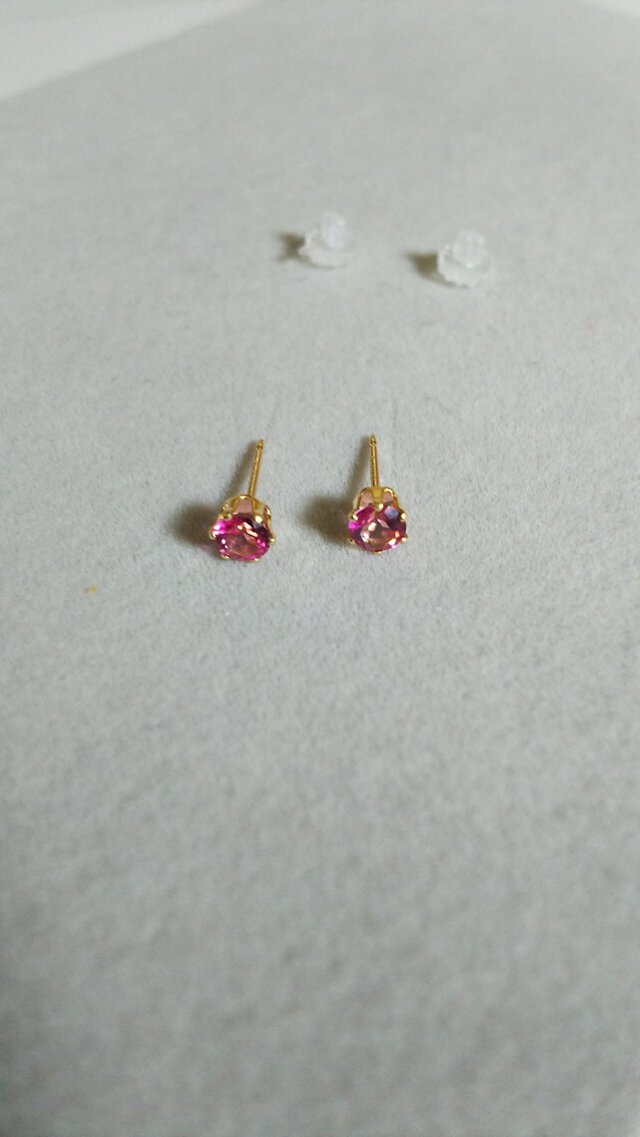 再販:宝石質ピンクトパーズファセットピアス(4ミリ)の画像1枚目