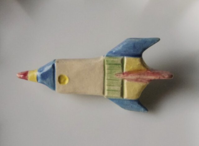 陶ブローチ-ロケットの画像1枚目