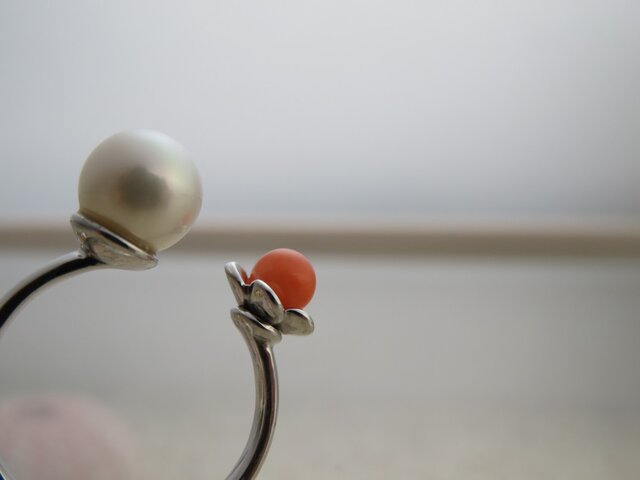 Pearl Flower Ring パールと珊瑚とプルメリアのフォークリングの画像1枚目