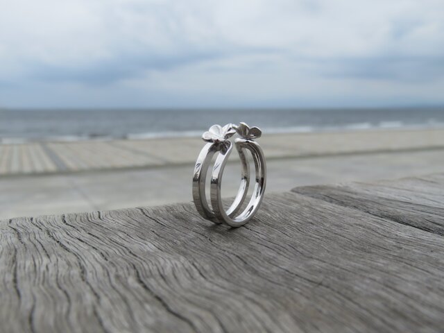 Twin Plumeria Ring 二つのプルメリアのフォークリングの画像1枚目
