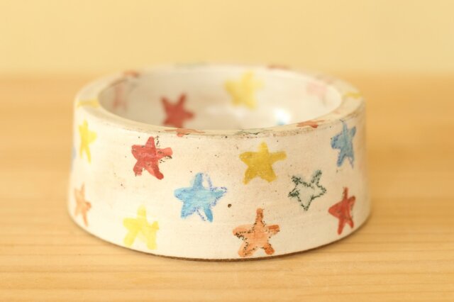 粉引きカラフルほしのわんこの器。の画像1枚目