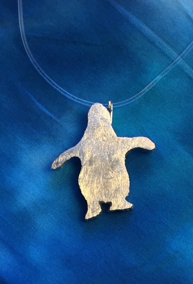ペンギンペンダント 後ろ姿の画像1枚目