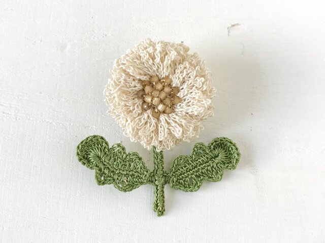flower brooch B - オフホワイトの画像1枚目