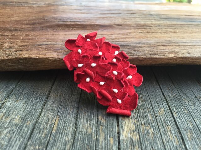 革花のスリーピン(花芯つき) タマゴサイズ 赤の画像1枚目