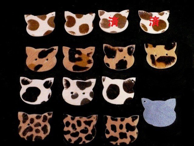 ぶちネコ三毛ネコヒョウ柄ネコストラップクリーナー2個での画像1枚目
