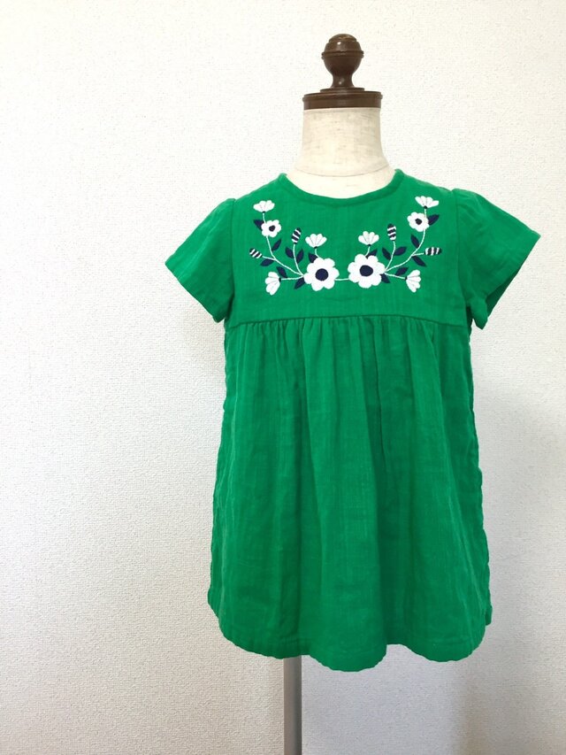 刺繍チュニックワンピース 白い花　size100㎝