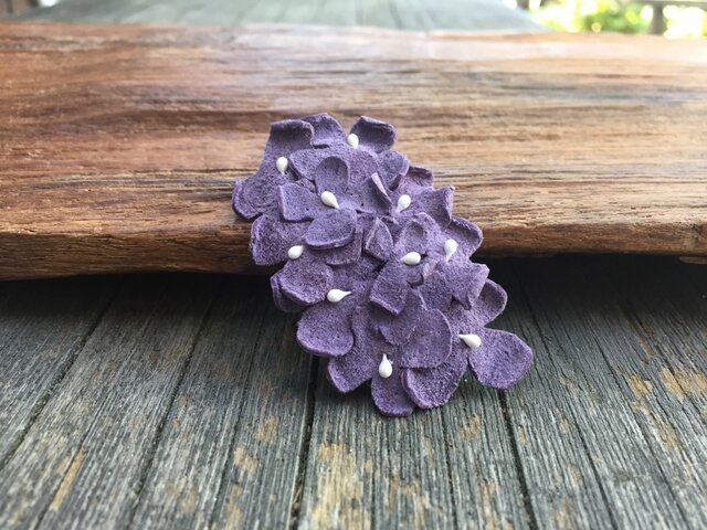 革花のスリーピン(花芯つき) タマゴサイズ 薄紫aの画像1枚目