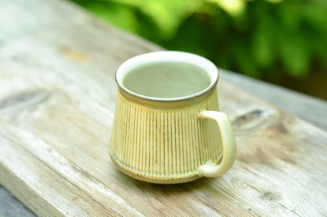 ストライプマグ しろ | iichi 日々の暮らしを心地よくするハンドメイド