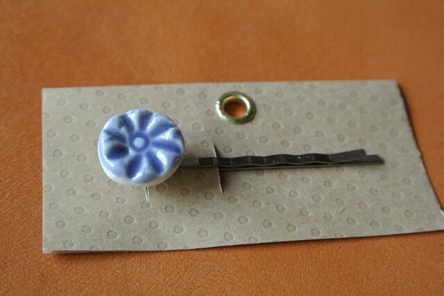 むらさき花型ヘアピン | iichi 日々の暮らしを心地よくする