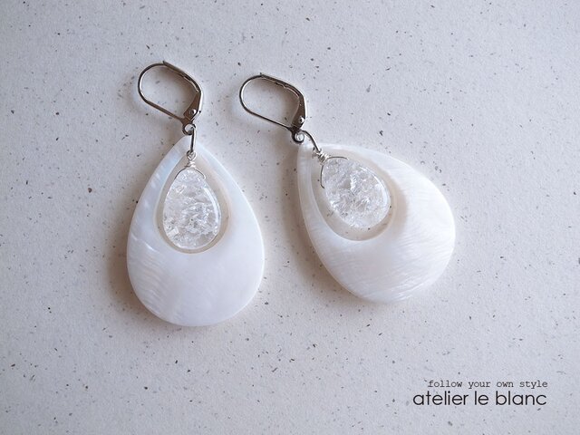 simple white#14~マザーオブパールとクラック・クリスタルのピアス~の画像1枚目