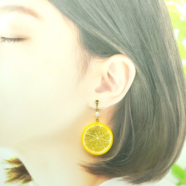 レモン（両面細工）小サイズ☆リアルな食品サンプルのフルーツイヤリング　