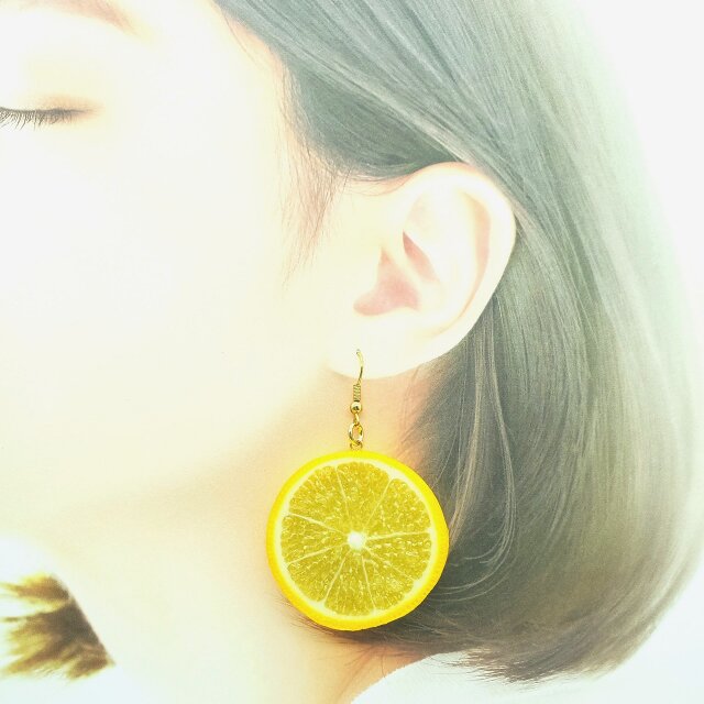 レモン（両面細工）大サイズ☆リアルな食品サンプルのフルーツピアス