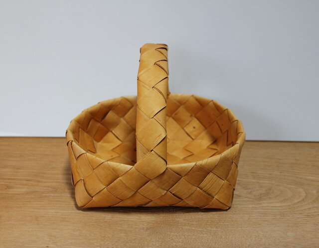 白樺手編みカゴ（４個セット） 448601.jpg