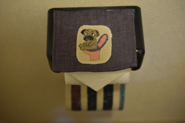 パグ トイレットペーパーホルダーカバー②の画像1枚目