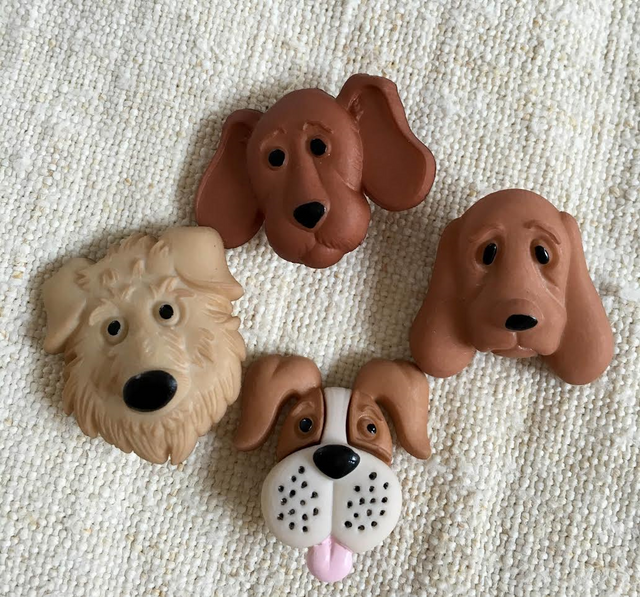 dog USA button 4匹の画像1枚目