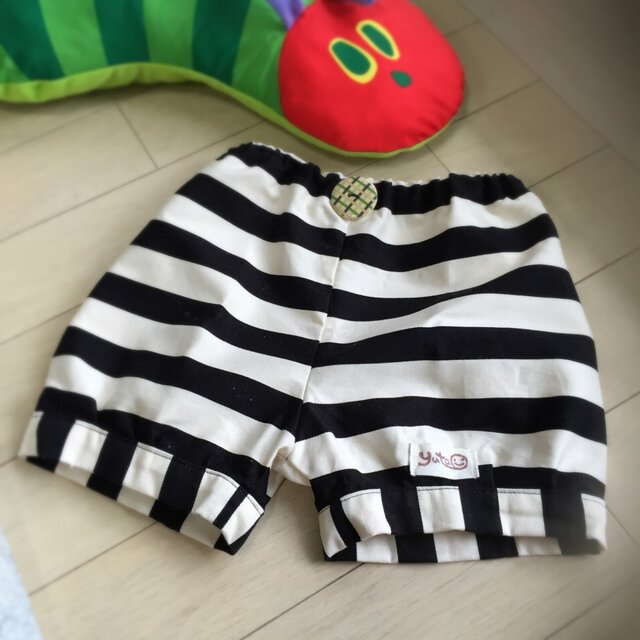 白黒ボーダーかぼちゃパンツの画像1枚目