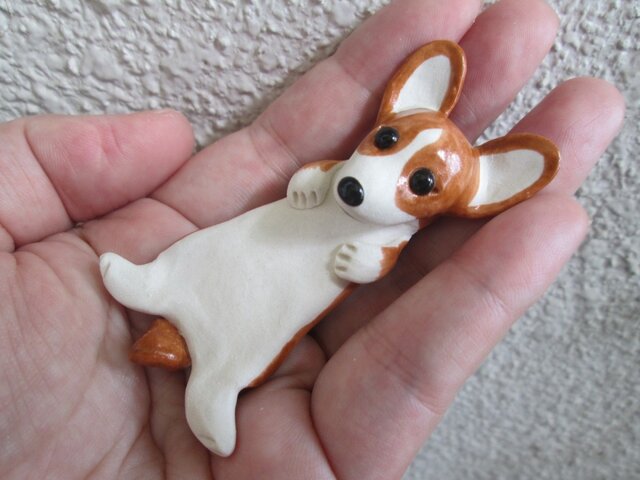 へそ天ブローチ（コーギー・ダックス） | iichi 日々の暮らしを