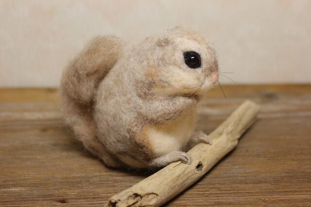 おーちゃん　エゾモモンガ　羊毛フェルト 羊毛フェルト エゾモモンガ(どんぐり)