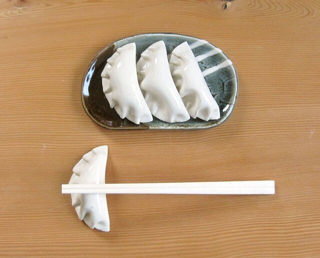 餃子のはしおき(鈴付き)の画像1枚目