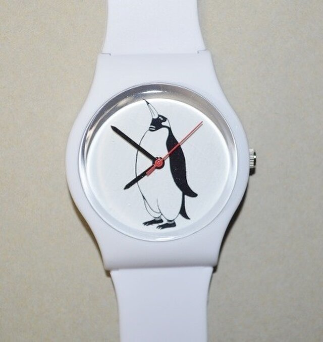 オリジナル ペンギン腕時計 白、ペンギンケース付 iichi 日々の暮らしを心地よくするハンドメイドやアンティークのマーケットプレイス
