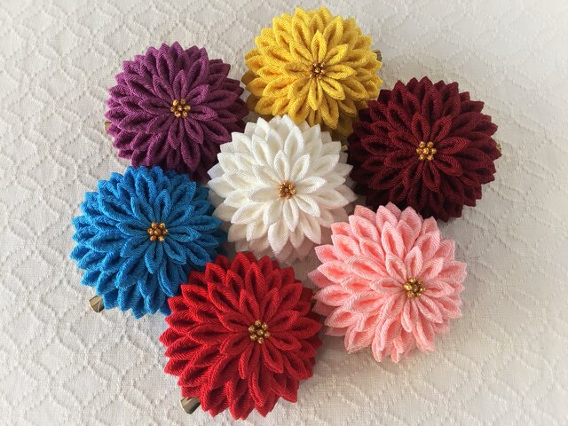 つまみ細工〉半くすの髪飾り(浅葱色) | iichi 日々の暮らしを心地よく