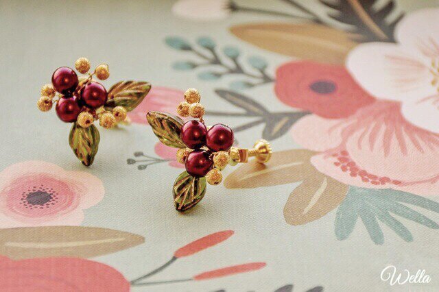 華やか*.゜柊のイヤリングの画像1枚目