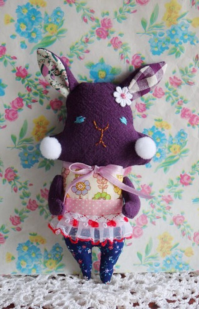 うさぎブローチ　（パープル）