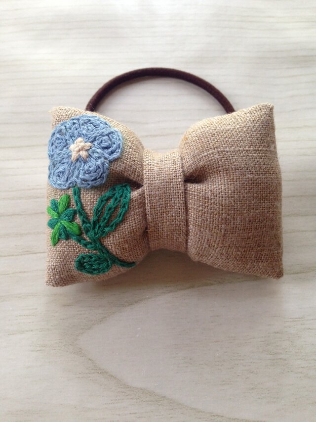 リボンのヘアゴム☆刺繍☆flower blueの画像1枚目