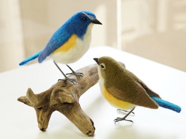 ルリビタキとウソ　木彫りの野鳥　 　　ありがとう358さま専用品 ルリビタキとウソ 木彫りの野鳥 ありがとう358さま専用品 - メルカリ