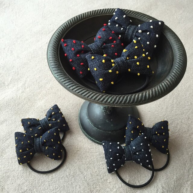 ドット刺繍 ぷっくり りぼんヘアゴム デニム の画像1枚目