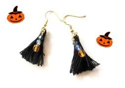 夜のHalloween タッセル ピアスの画像1枚目