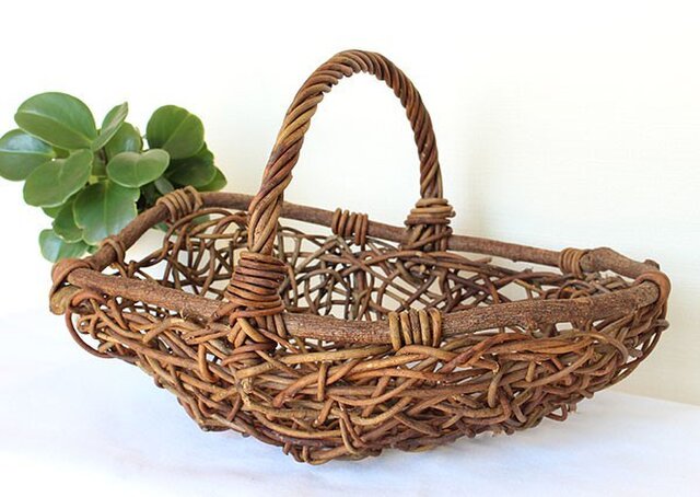 取っ手つき・フジとアケビの・大きなかご・バスケット（藤・あけび