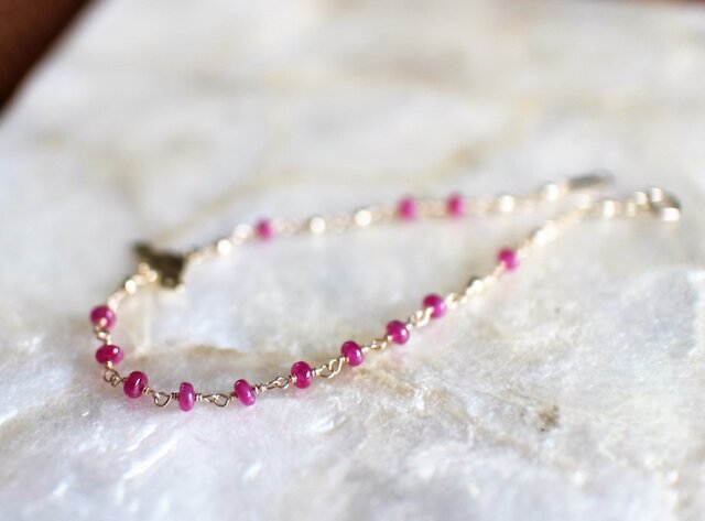 ruby*birdcharm*bracelet***の画像1枚目