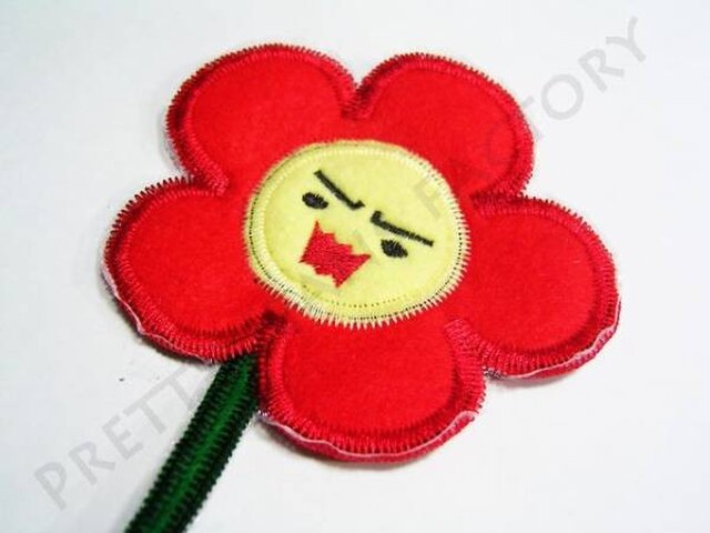 ★★アップリケ★刺繍ワッペン★怒りながらニコニコスマイル★★の画像1枚目