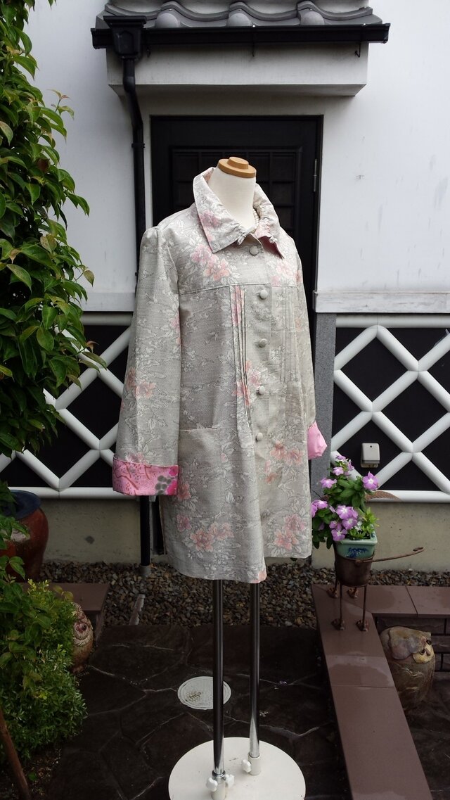 Sale 着物リメイク 白地に小花柄 紬(反物から) 半コート | iichi 日々  