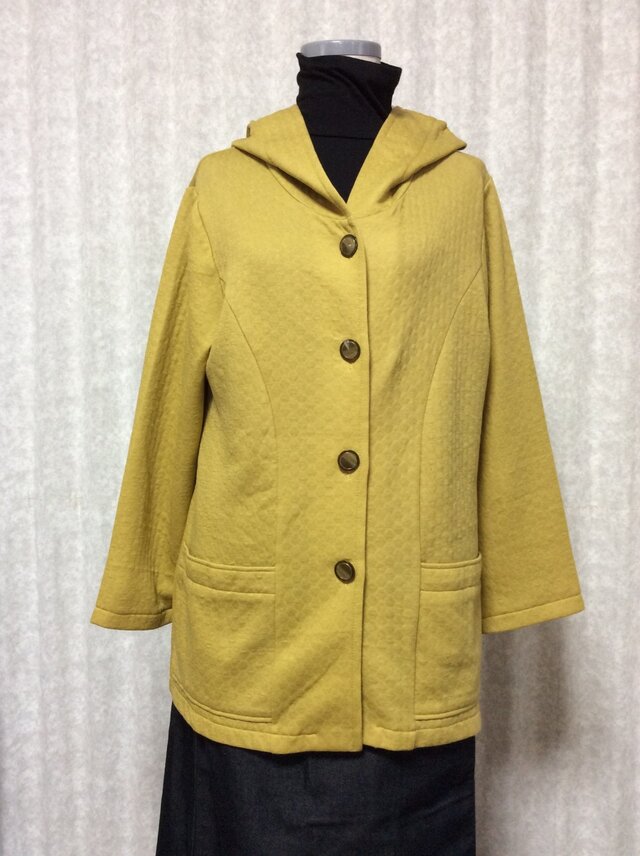 軽いニットキルトのフード付きハーフコート