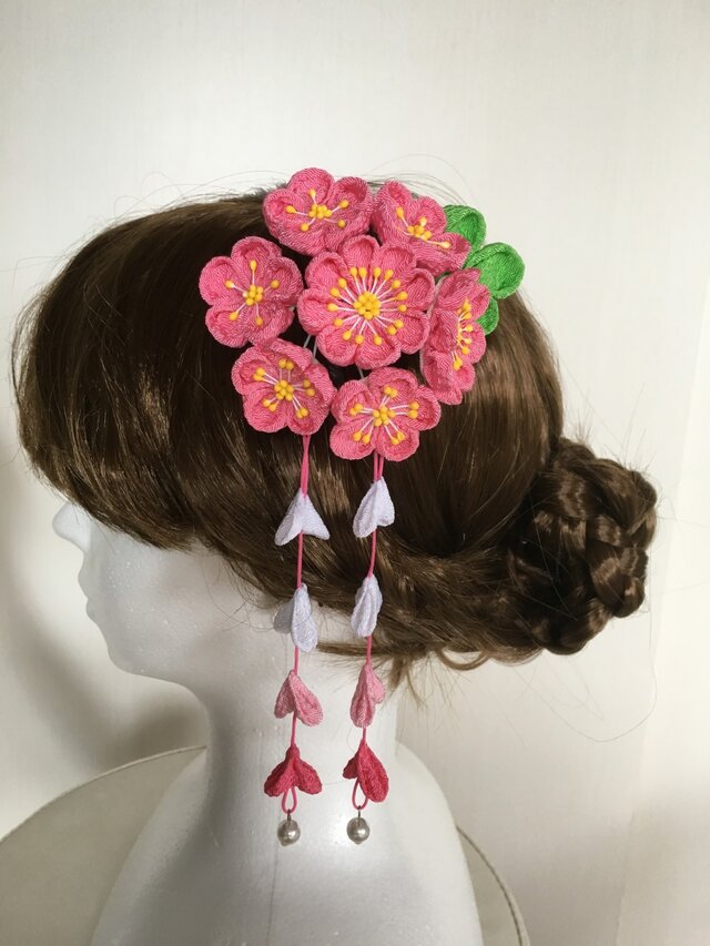 濃いピンクの小花の髪飾りセット（かんざし・コーム・Uピン・ちりめん細工） iichi ハンドメイド・クラフト作品・手仕事品の通販