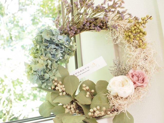 瑠璃色あじさいとユーカリポポラスのリース | iichi 日々の
