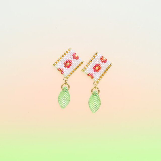 スクエアピアス