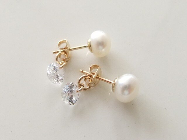 ゆれるキュービックのバックキャッチピアス(K14GF)の画像1枚目