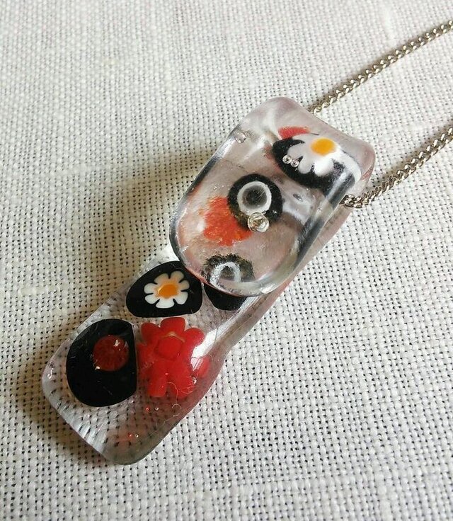 ミルフィオリネックレス（ブラックＸレッド）