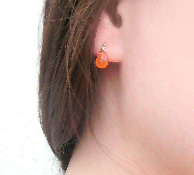 14kgf/カーネリアンのペアシェイプドロップ粒ピアス | iichi 日々の