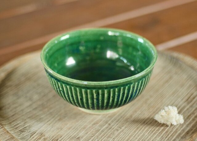 緑釉お茶碗(鎬)の画像1枚目