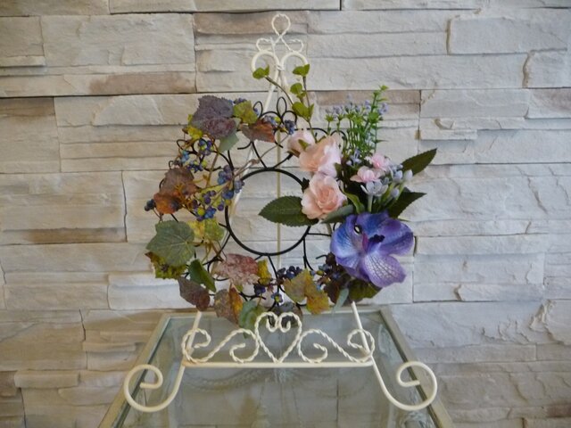薔薇と蘭と蔦のハッピーリースの画像1枚目
