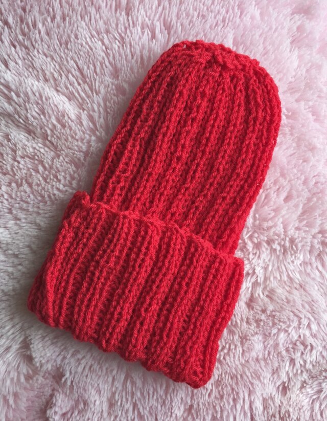 赤のニット帽の画像1枚目