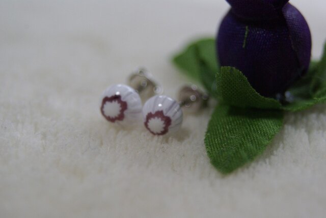 ミルフィオリのガラスピアス | iichi 日々の暮らしを心地よくする