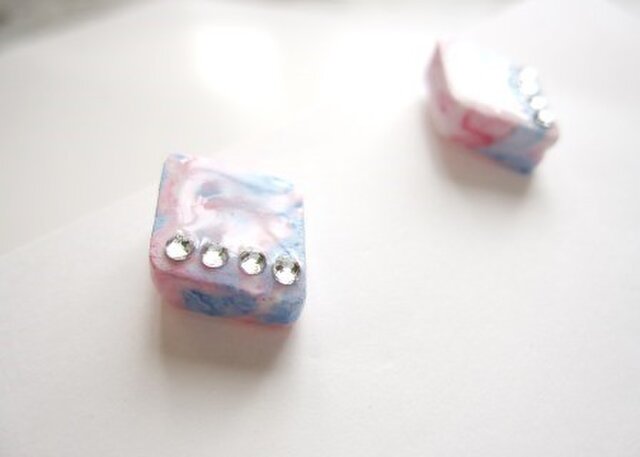 Pink×Blueマーブルピアス〈ラインデコ〉の画像1枚目