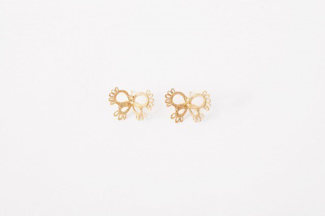 Lace pierced earring Butterfly goldの画像1枚目